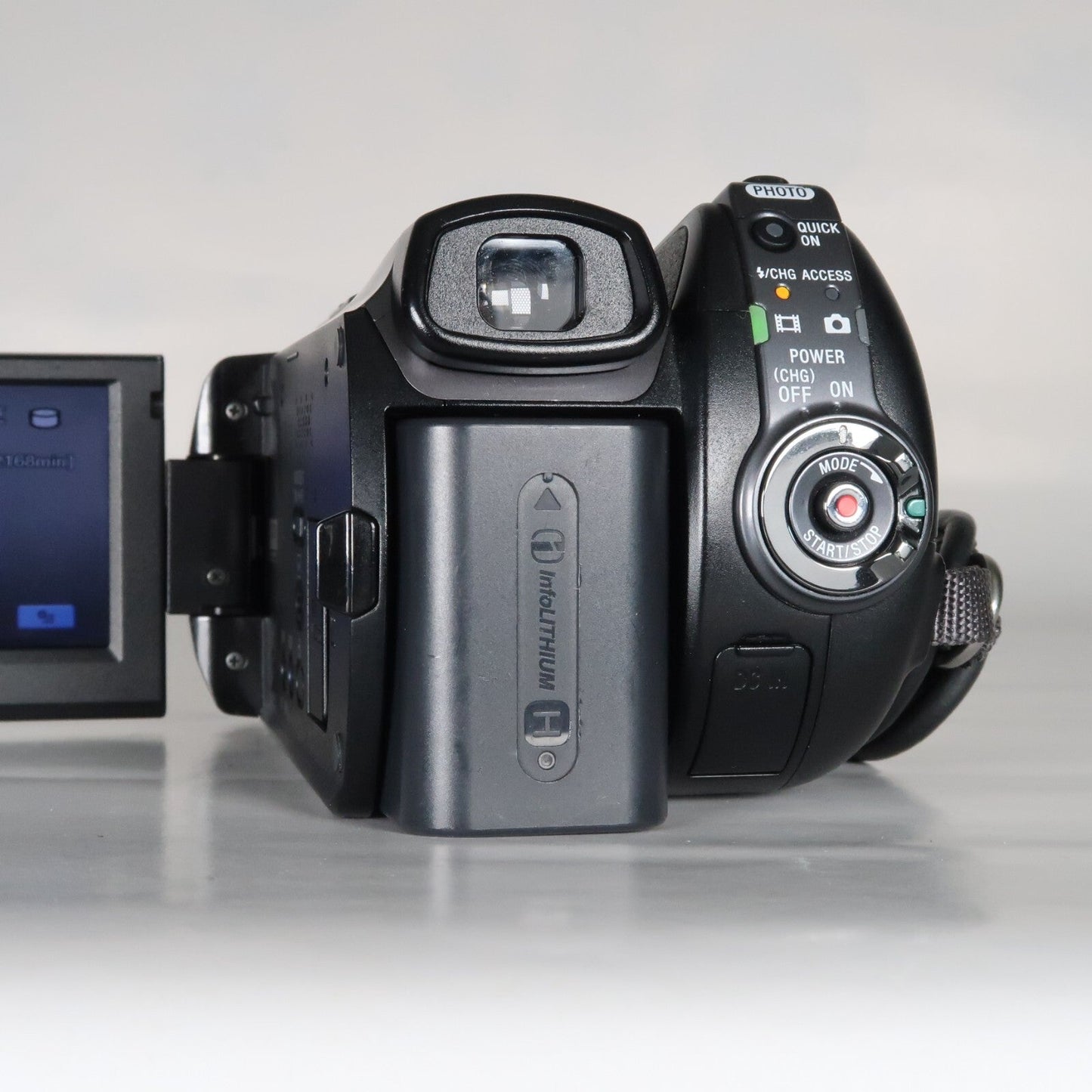 Pre-owned Sony HDR-SR12E Full HD AVCHD Handycam Camcorder – 120GB Internal Storage