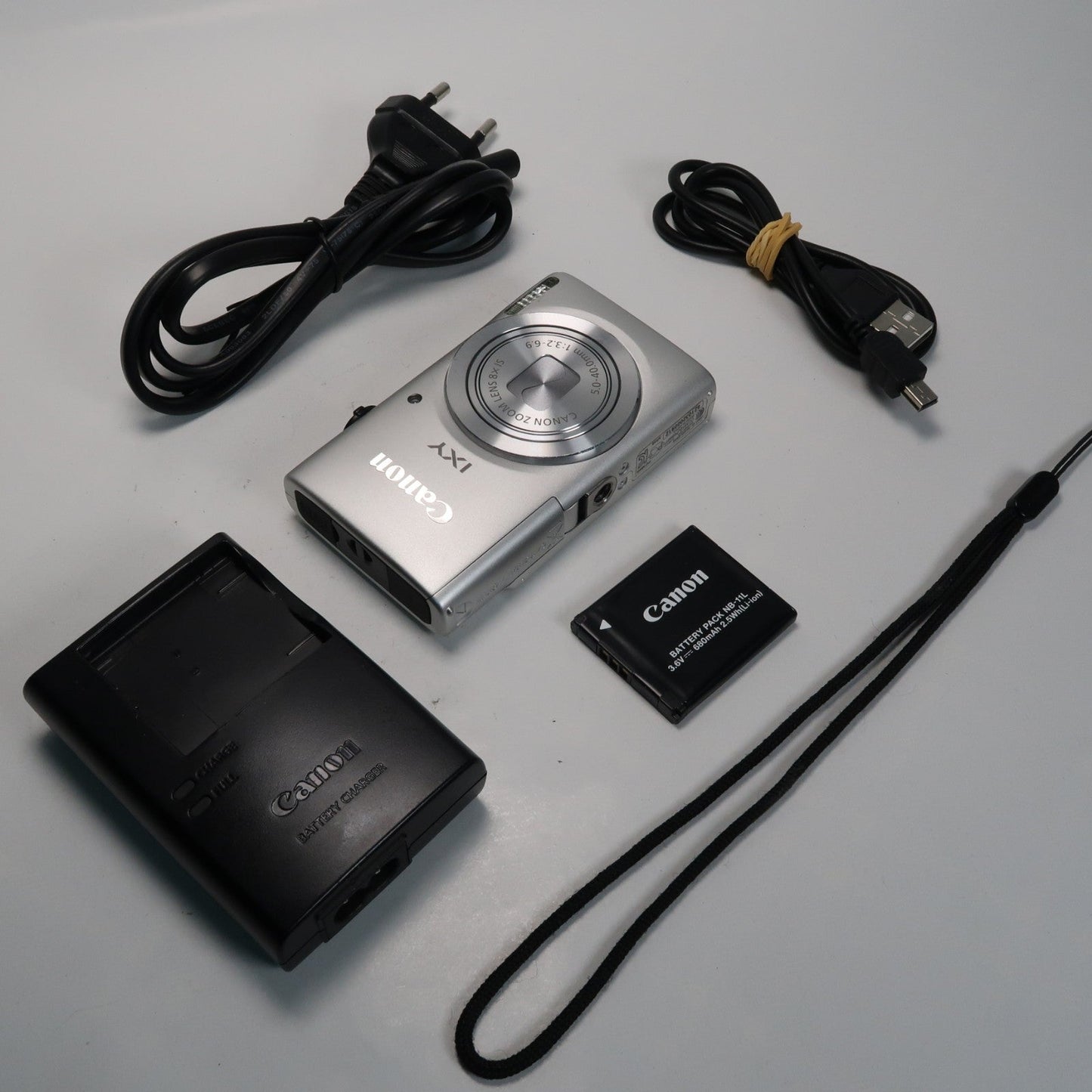 Pre-owned Canon IXUS 105 / SD1300 IS + Nikon Coolpix S3600 + Canon IXUS 115 + Canon IXY 110F – Camera Bundle