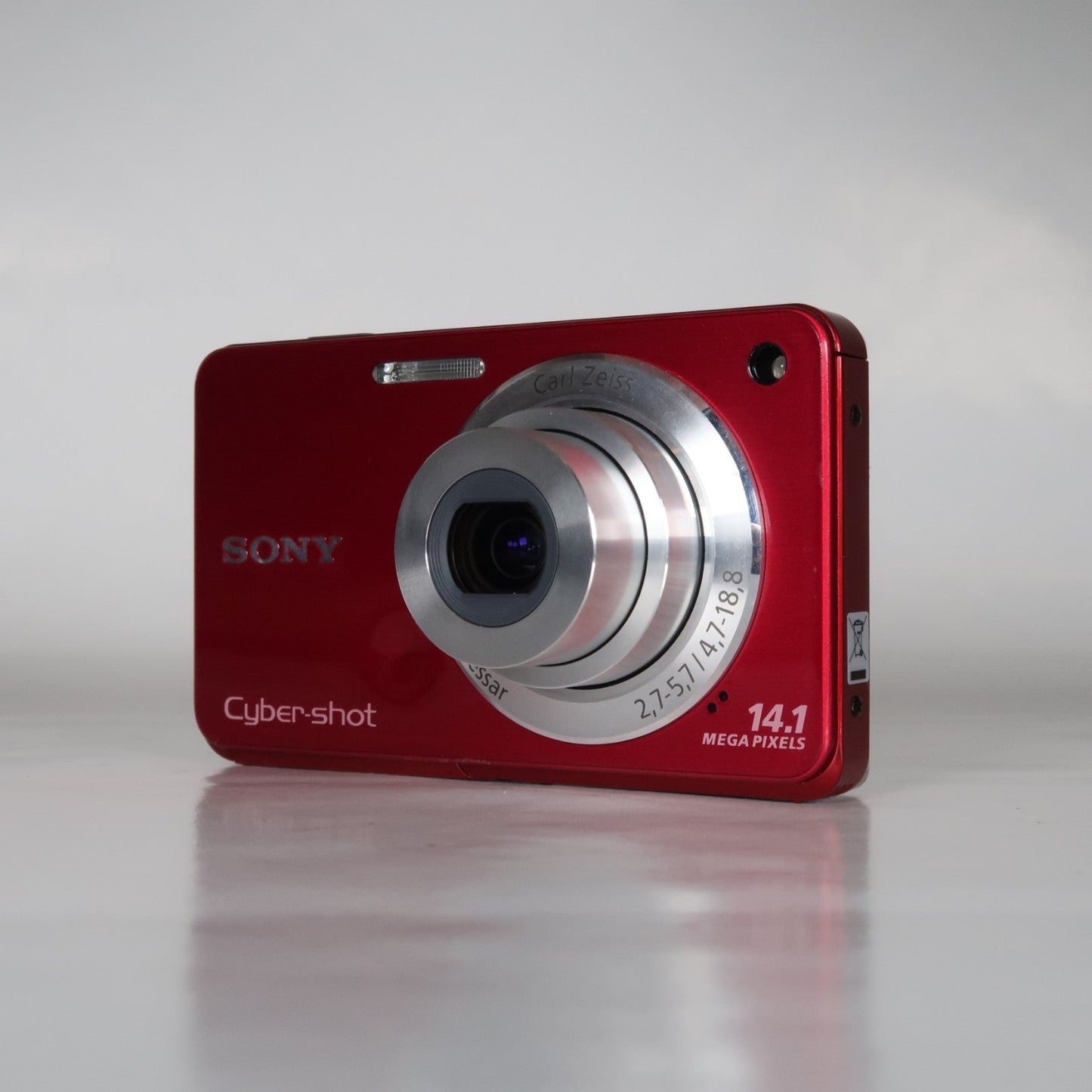 Pre-owned Sony Cybershot DSC-W560 14.1MP Digital Camera Red, Case – Excellent