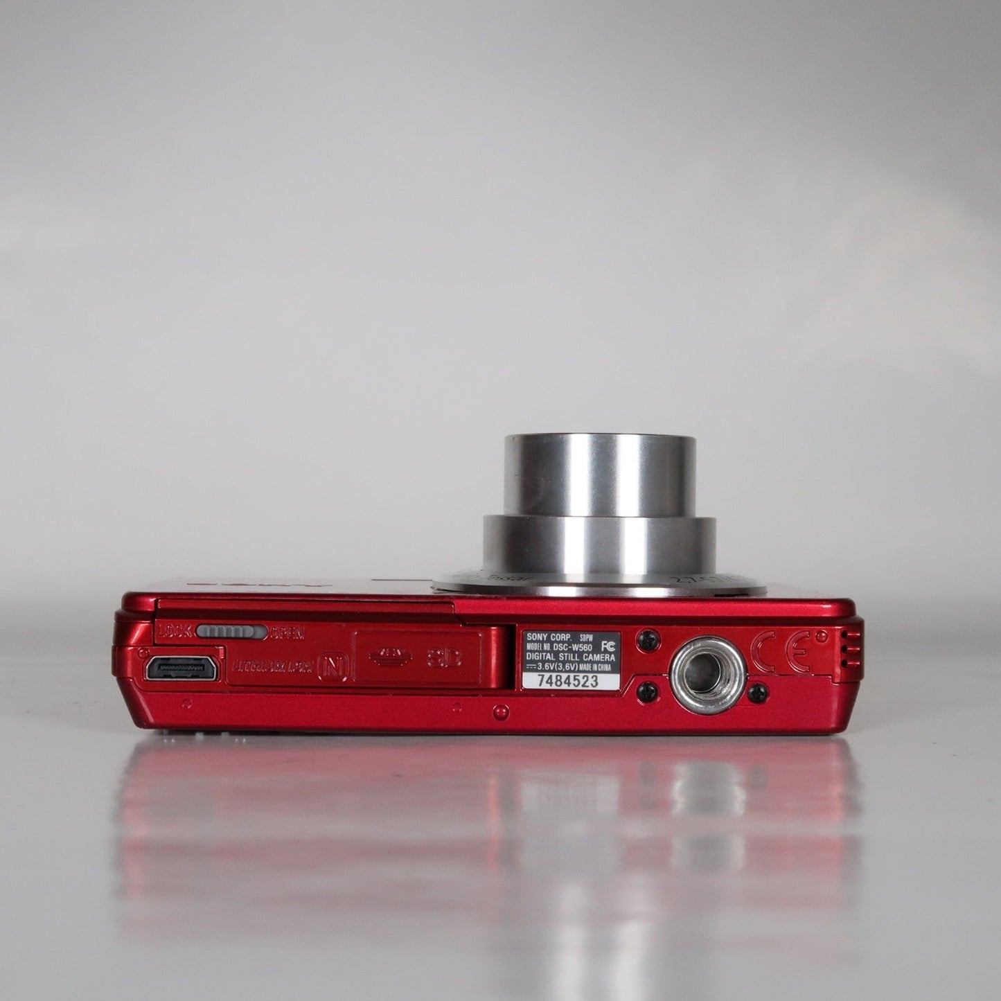 Pre-owned Sony Cybershot DSC-W560 14.1MP Digital Camera Red, Case – Excellent