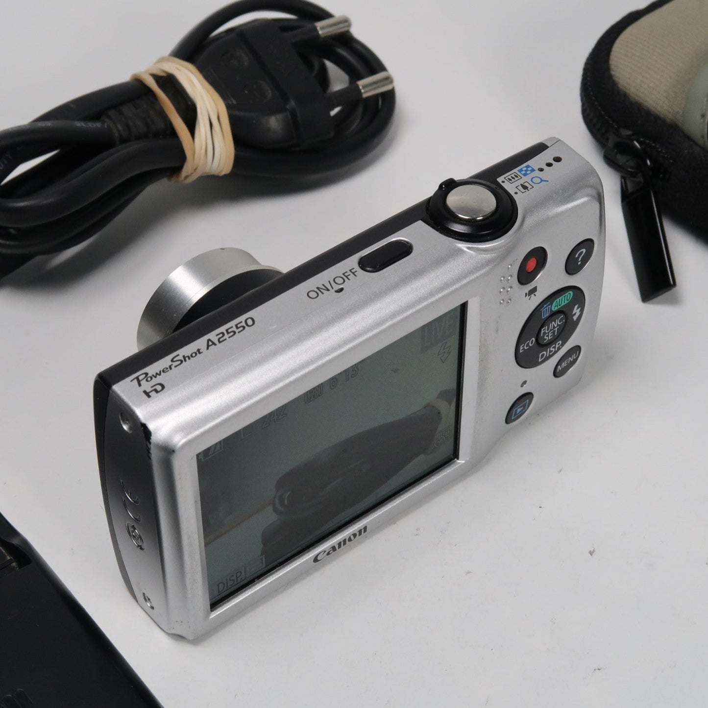 Pre-owned Canon Powershot Digital Cameras A2550 HD 16.0MP + Canon Powershot A3200 Bundle
