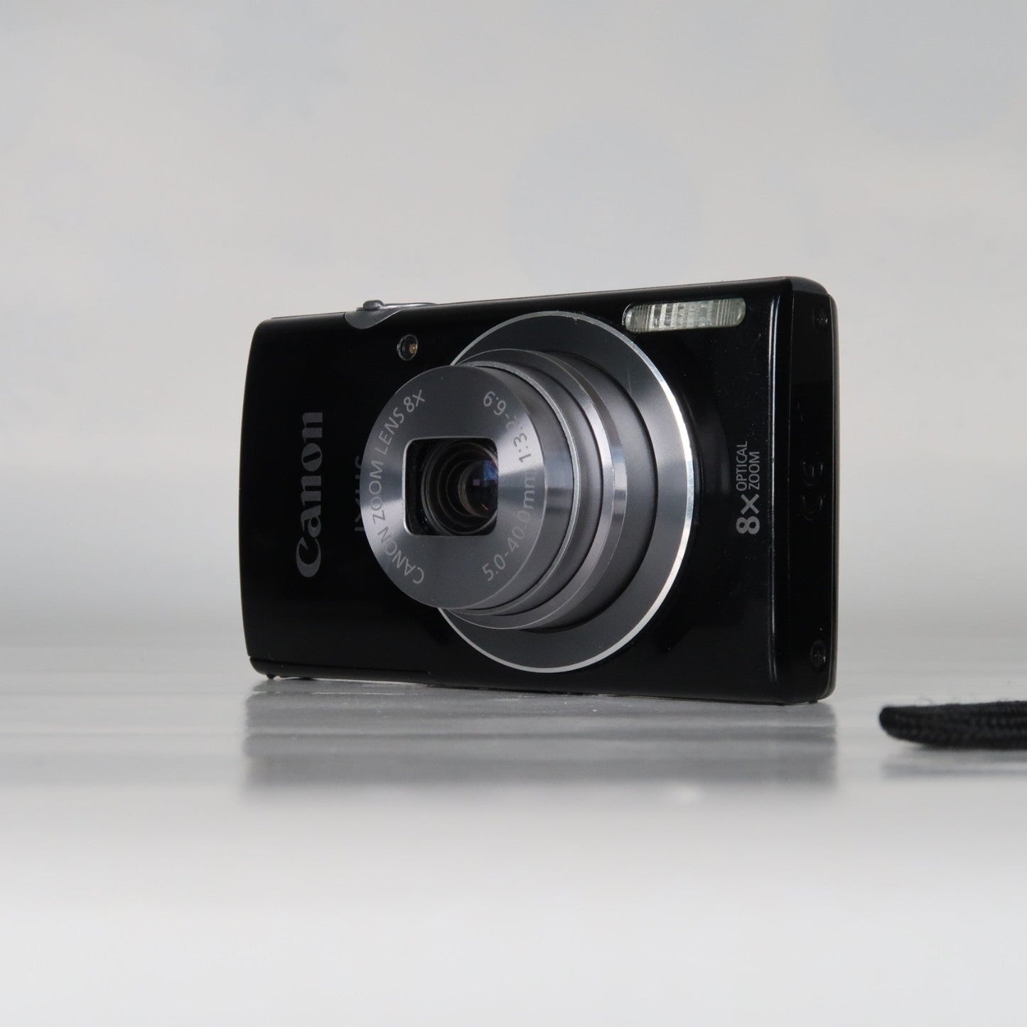 Pre-owned Canon IXUS 145 / ELPH 135 16.0MP Digital Camera Black – With SD Card 4GB & Case