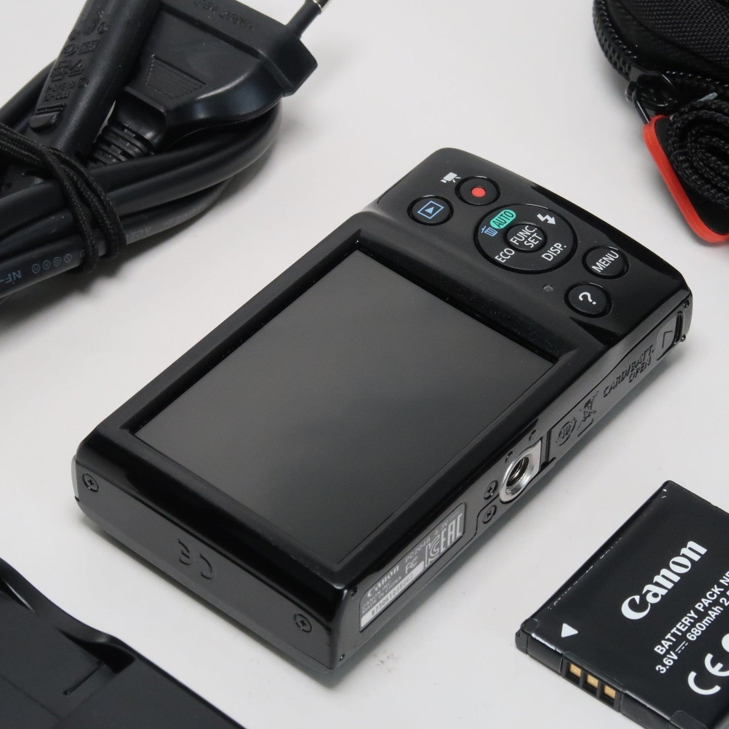 Pre-owned Canon IXUS 145 / ELPH 135 16.0MP Digital Camera Black – With SD Card 4GB & Case