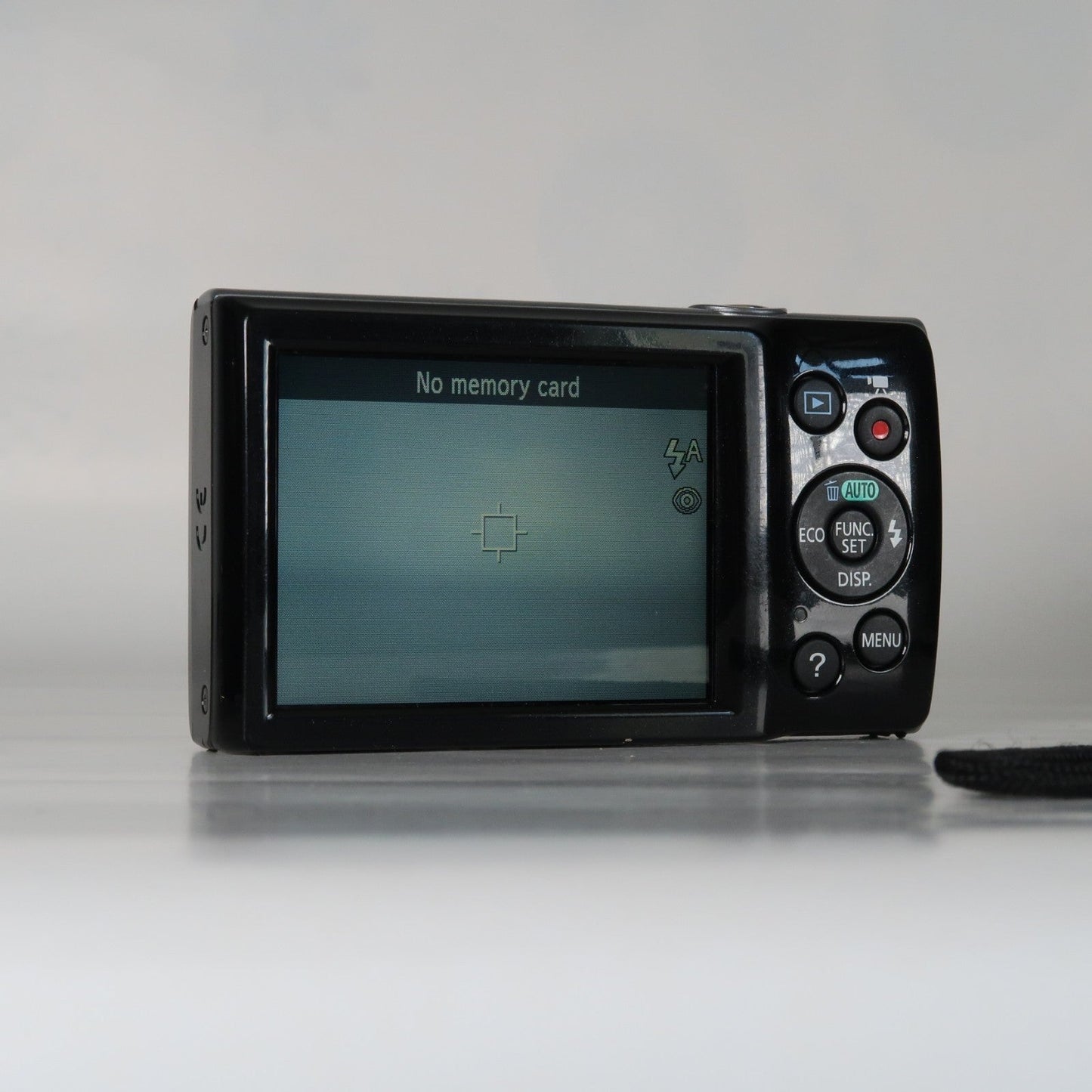 Pre-owned Canon IXUS 145 / ELPH 135 16.0MP Digital Camera Black – With SD Card 4GB & Case