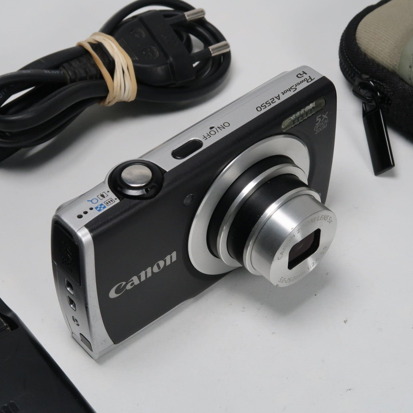 Pre-owned Canon Powershot Digital Cameras A2550 HD 16.0MP + Canon Powershot A3200 Bundle