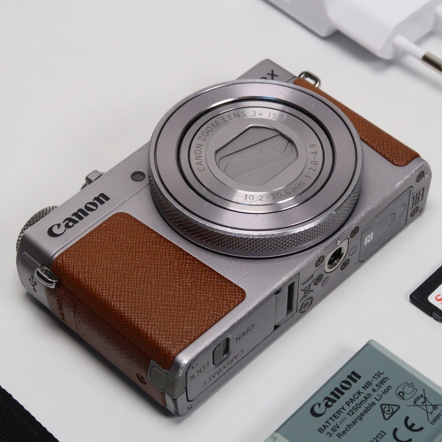 Pre-owned Canon PowerShot G9X Mark II 20.1MP Digital Camera Silver + SD Card 16GB