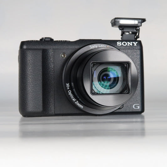 Pre-owned Sony CyberShot DSC-HX60V 20.4MP – Black – 30x Zoom + Case + 32GB SD Card